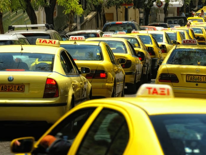 Atina'da taksiciler 48 saatlik greve çıktı