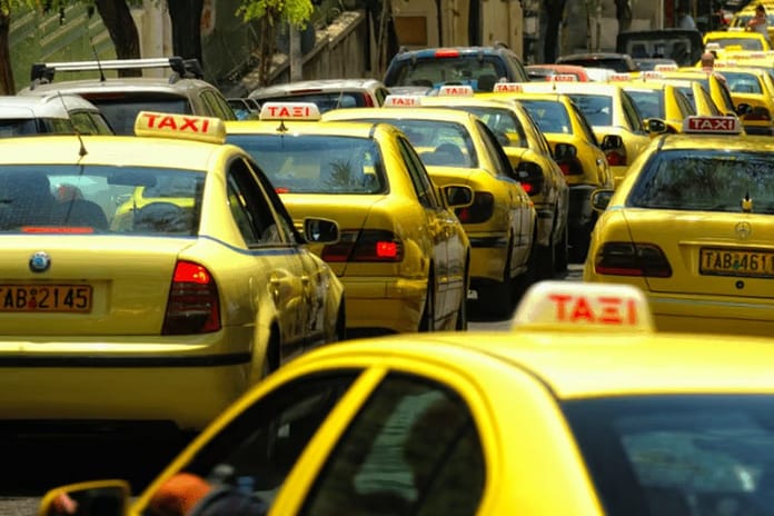 Atina'da taksiciler 48 saatlik greve çıktı