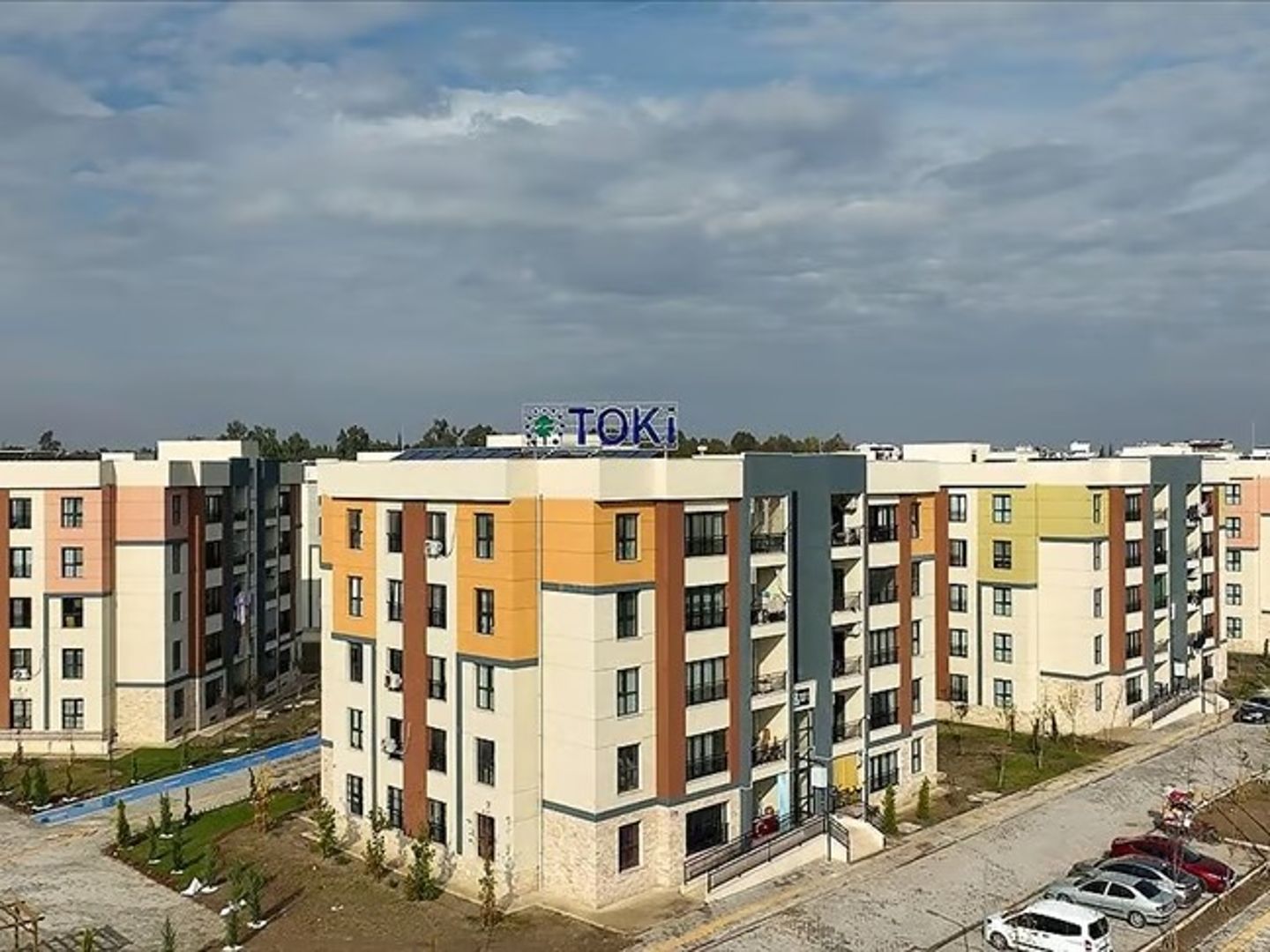 TOKİ, son iki ayda 6 bin 661 sosyal konutu hak sahiplerine teslim etti