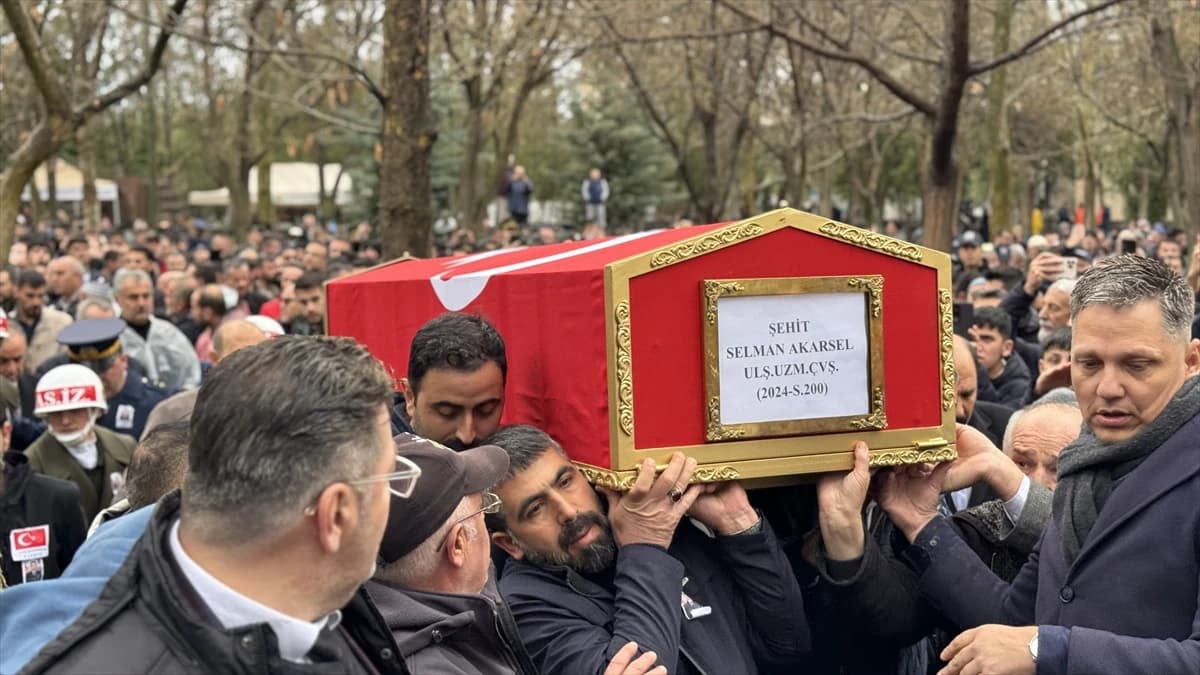 Ağrı'dan Konya'ya şehit ateşi düştü: Şehit Uzman Çavuş dualarla uğurlandı