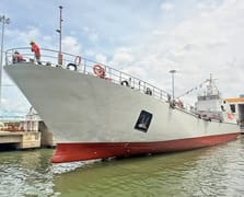 Vietnam, ilk yerli Amfibi çıkarma gemisini denize indirdi