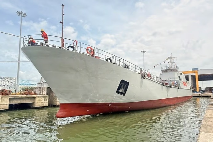 Vietnam, ilk yerli Amfibi çıkarma gemisini denize indirdi