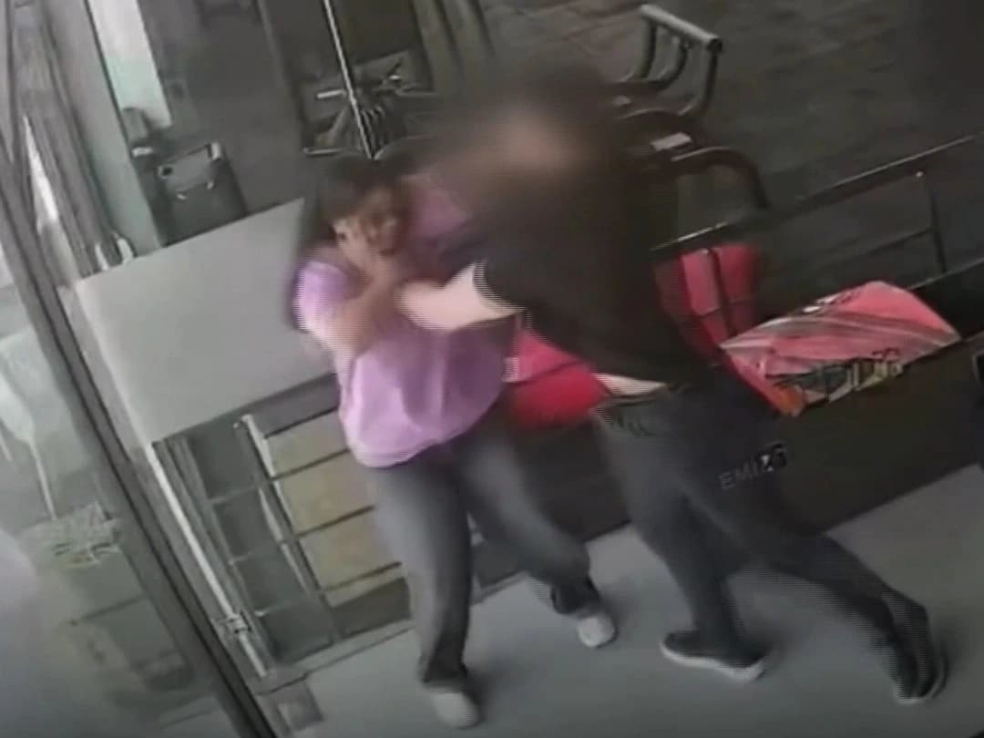 Kadın işletmecinin, boğazını sıktı