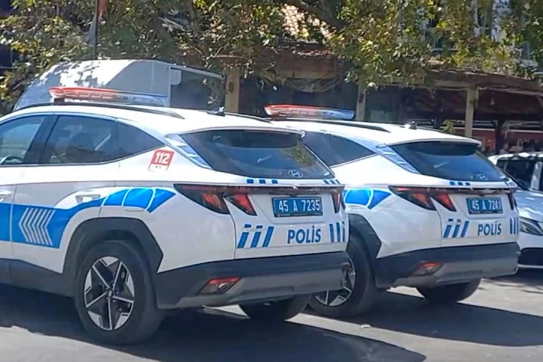 Tuvalette canlı yayın yapan gizli kamera düzeneği bulundu