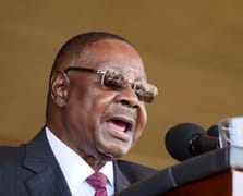 Malavi’de 85 yaşındaki eski lider seçimleri kazarak tekrar iktidara geldii