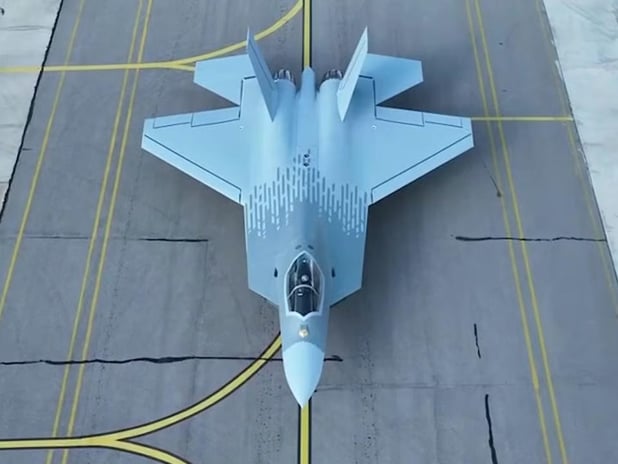 MMU KAAN'ın iki prototipi montaj aşamasında