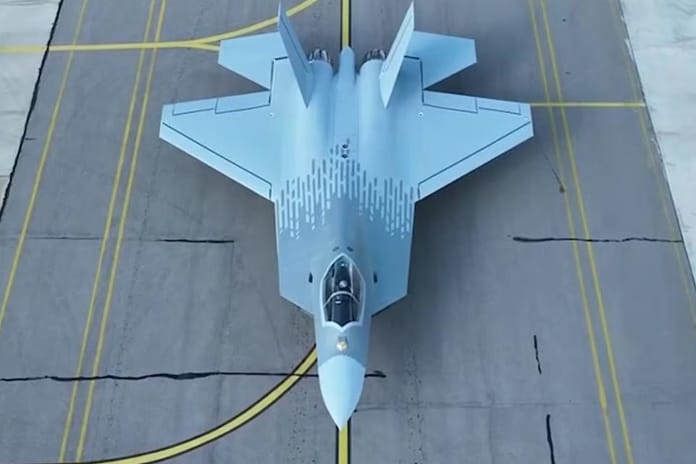 MMU KAAN'ın iki prototipi montaj aşamasında