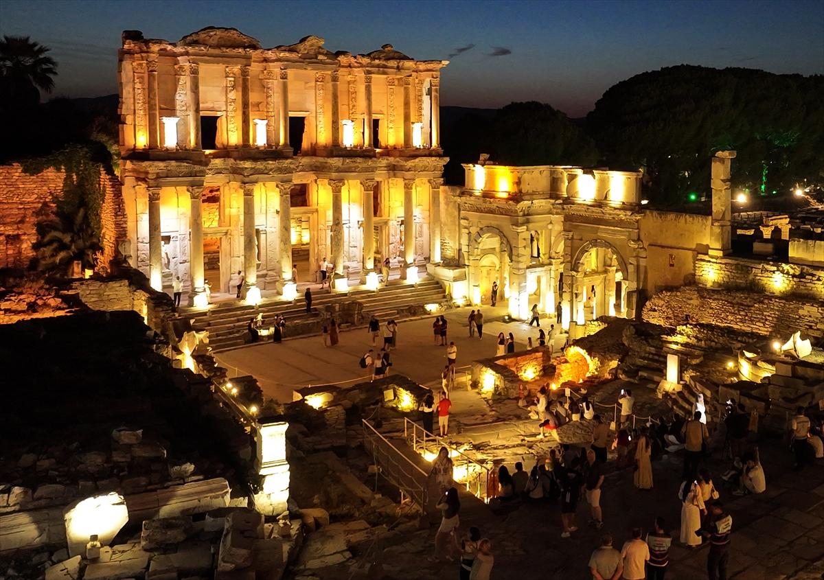 Efes Antik Kenti gece müzeciliği başladı! Günleri ve saatleri belli oldu
