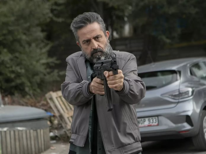 Arka Sokaklar yeni bölümde neler olacak, Cevher Rıza Baba'yı vuracak mı? Arka Sokaklar 725. yeni bölüm fragmanı izle
