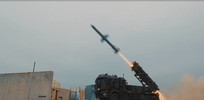 Atmaca UM, 400 km menzilli “ara çözüm”