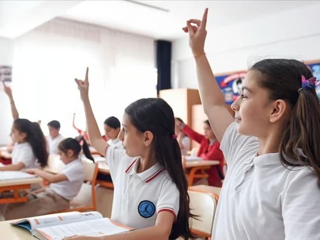 Okullarda yeni tatil düzenlemesi: Ara tatil kaldırılıyor mu?