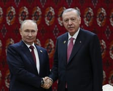 Bloomberg: Türkiye, ABD İle ilişkileri iyileştirmek için Rusya’ya S-400’lerin iadesini talep etti