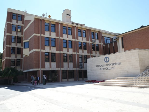 AÖF kayıt yenileme ne zaman? Anadolu Üniversitesi ile AÖF kayıt yenileme tarihleri