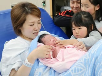 Japan Faces Record Birth Collapse in 2025