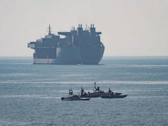 Trump Urges Help in Hormuz, Allies Decline