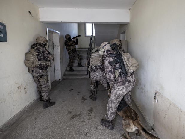 179 siber suçlu yakalandı 46'sı tutuklandı