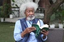 ABD Nobel ödüllü Nijeryalı yazar Wole Soyinka’nın vizesini iptal etti