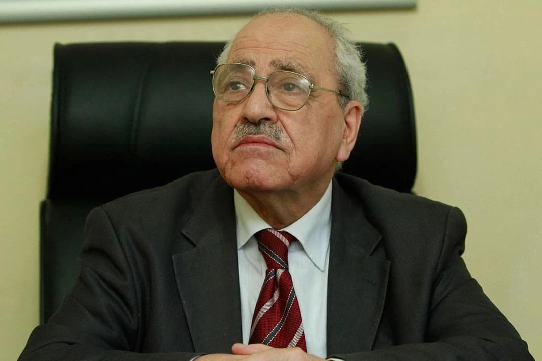 Esenler yeni sezonu Sezai Karakoç'a adadı