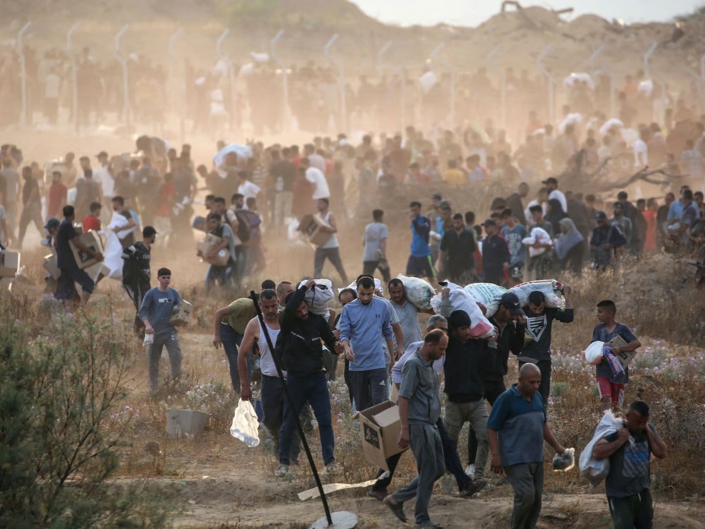  Israeli Shelling Kills Over 45 at Gaza Aid Site