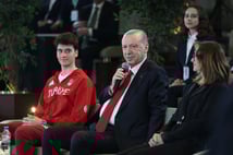 Cumhurbaşkanı Erdoğan, yapay zeka ile yapılan ‘bebek halini’ yorumladı