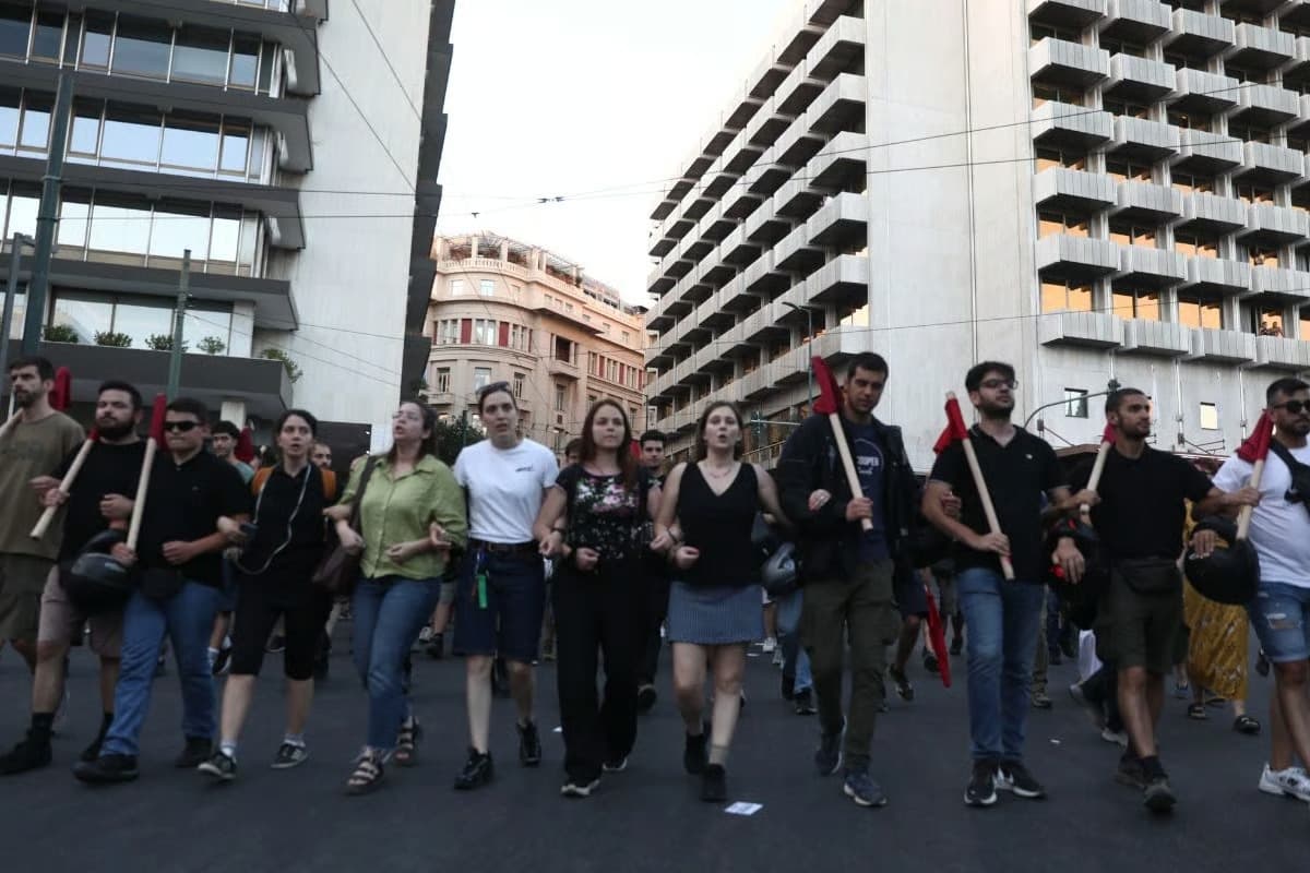 Yunanistan'da polis protesto edildi