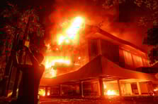 Endonezya’da polis aracının çarptığı motosiklet sürücüsü sonrası protestolar ülke çapına yayıldı