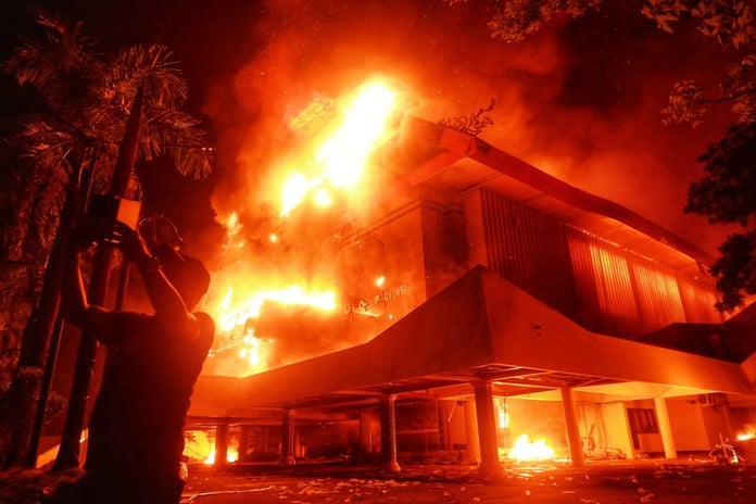 Endonezya’da polis aracının çarptığı motosiklet sürücüsü sonrası protestolar ülke çapına yayıldı