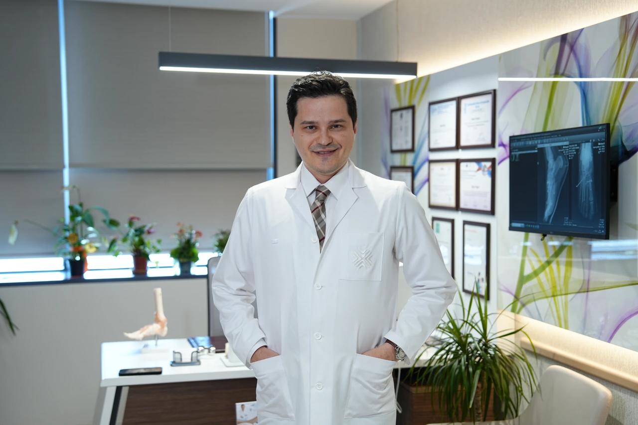Ortopedi ve Travmatoloji Uzmanı Dr Öğr Üyesi Okan Tezgel