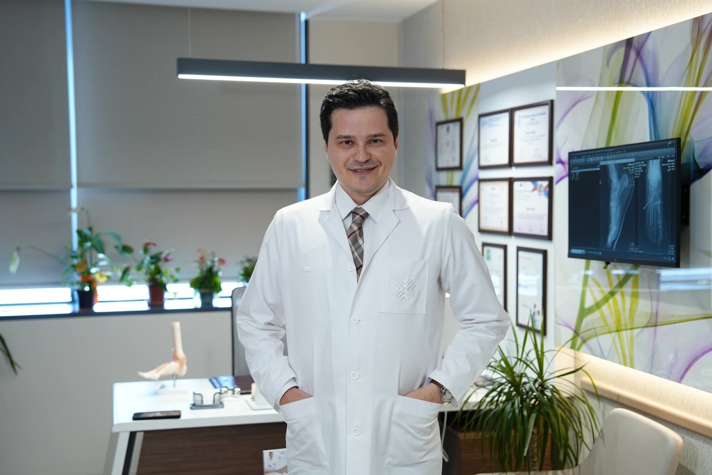 Ortopedi ve Travmatoloji Uzmanı Dr Öğr Üyesi Okan Tezgel