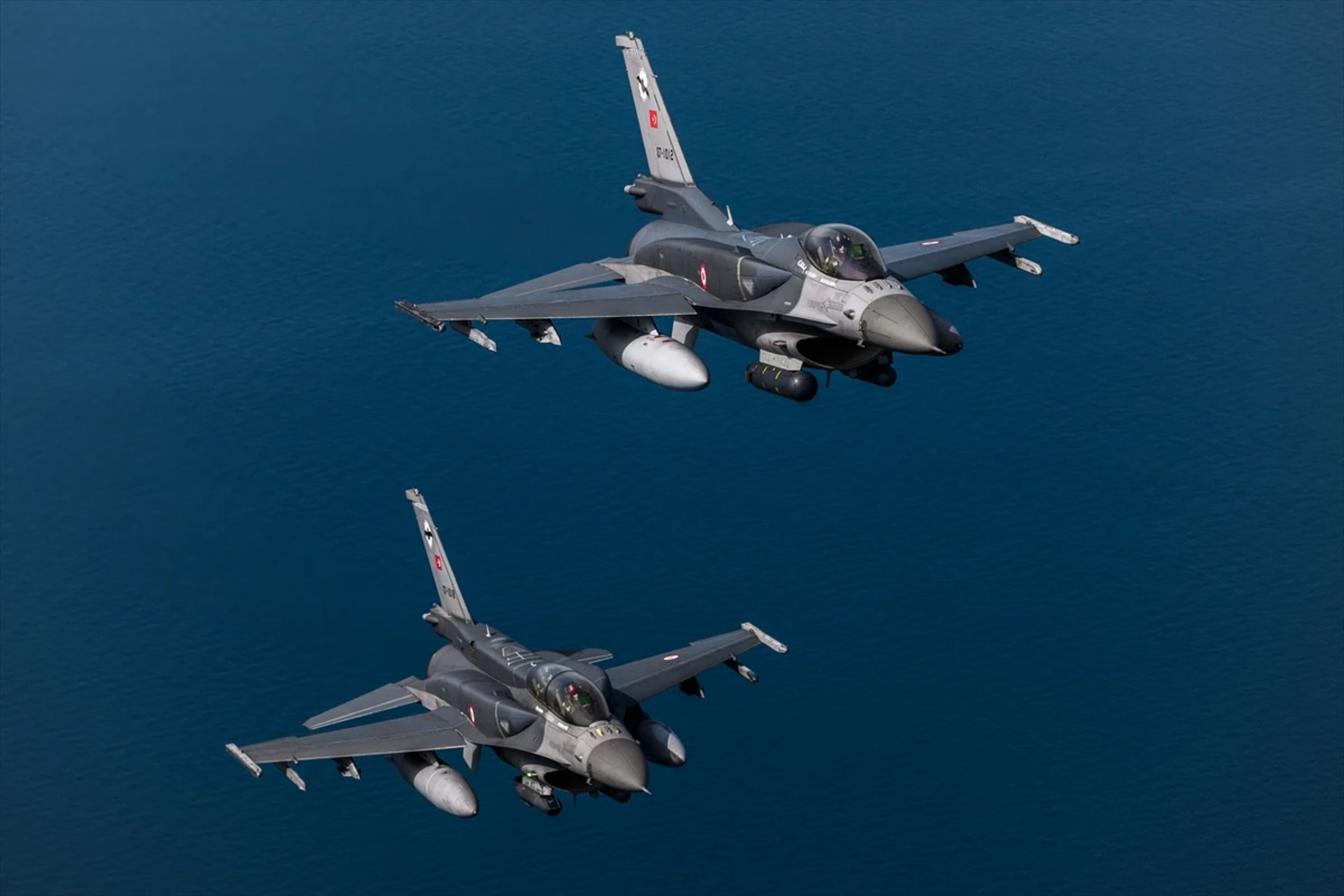 F-16 savaş uçağı