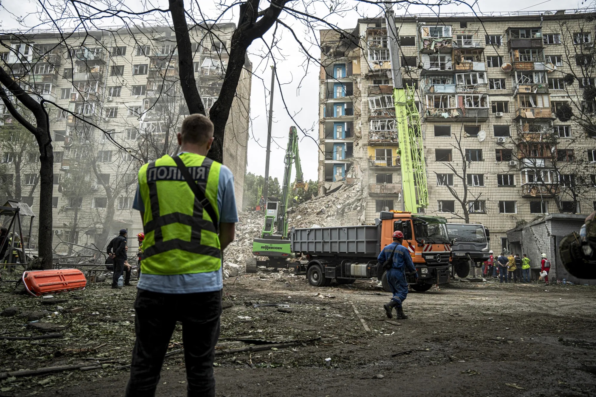 EU Plans €100 Billion Ukraine Fund Amid U.S. Aid Uncertainty