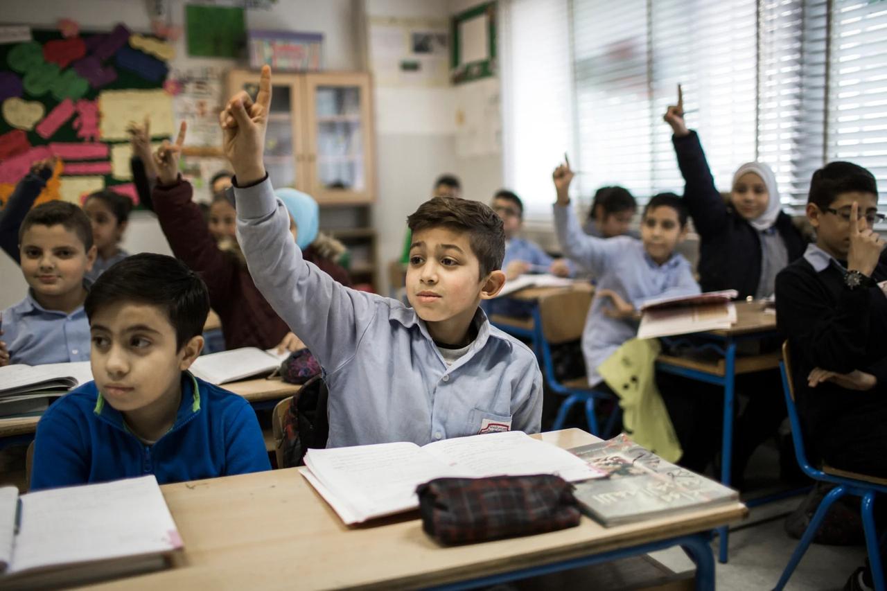 Suriye’de okullarda Kürtçe dersi için öğretmen alımı başladı