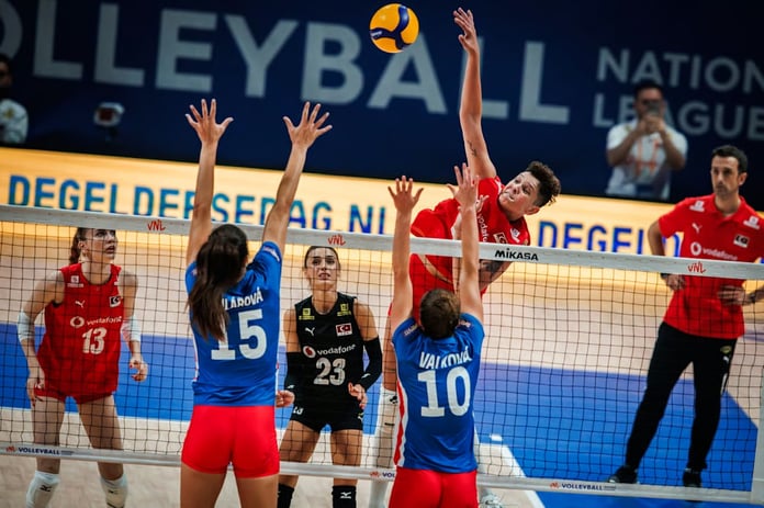 Filenin Sultanları, Çekya karşısında mağlup oldu: Elif Şahin sakatlandı