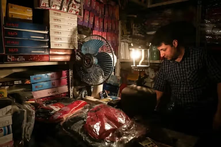 İran'da elektrik kesintileri haftada iki güne çıkarıldı