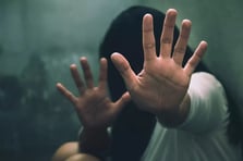 'Cin çıkarma' iddiasıyla istismar etti! Sözleri dehşete düşürdü: İçinde şu an 5 tane cin var, 2'si hamile