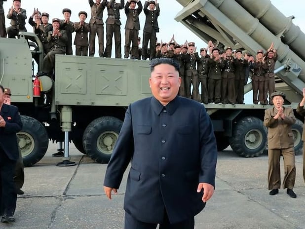 Kuzey Kore lideri Kim, yeni nesil top mermilerinin üretiminin artırılmasını istedi