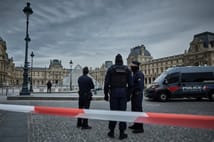 Louvre soygunundaki mücevherlerin değeri ne?