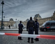 Louvre soygunundaki mücevherlerin değeri ne?