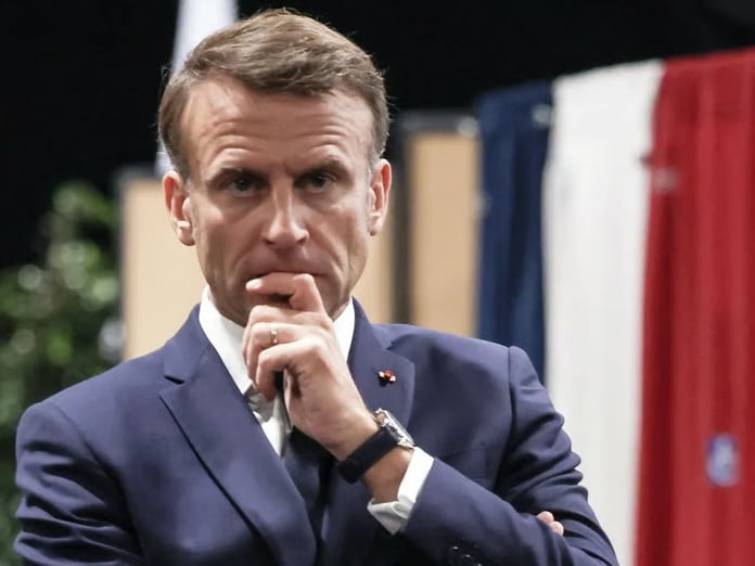 Politico: Fransa'da hükümet krizi nasıl sonuçlanacak?