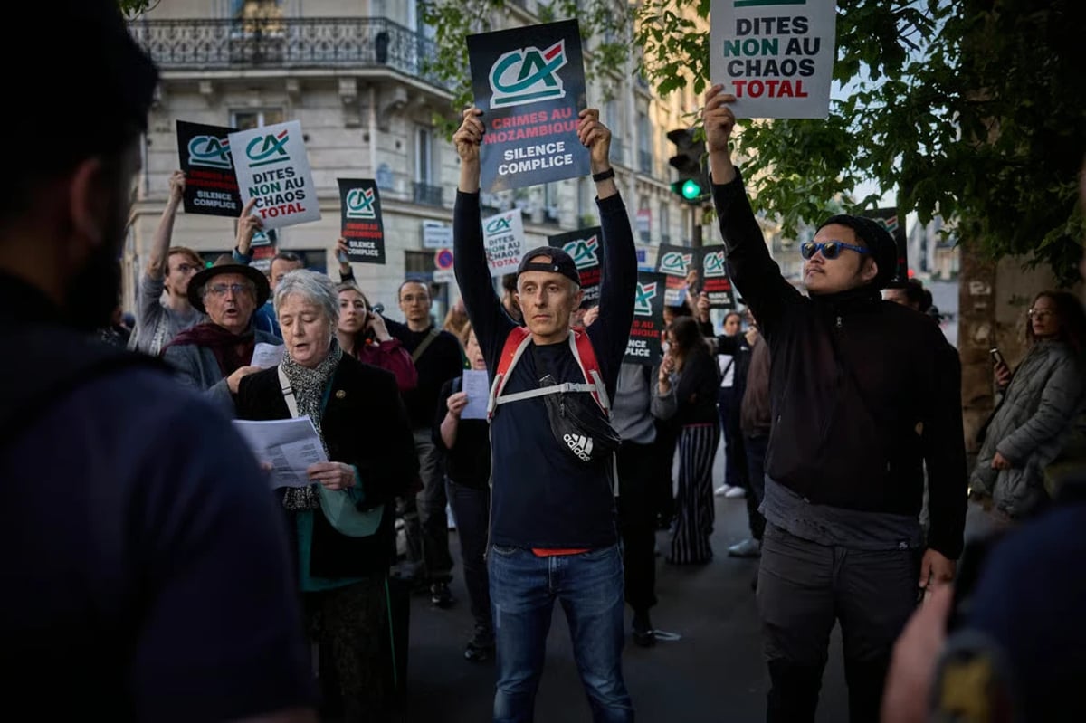 Fransa'nın başkenti Paris'te Totalenergies karşıtı protesto düzenlendi - Politico