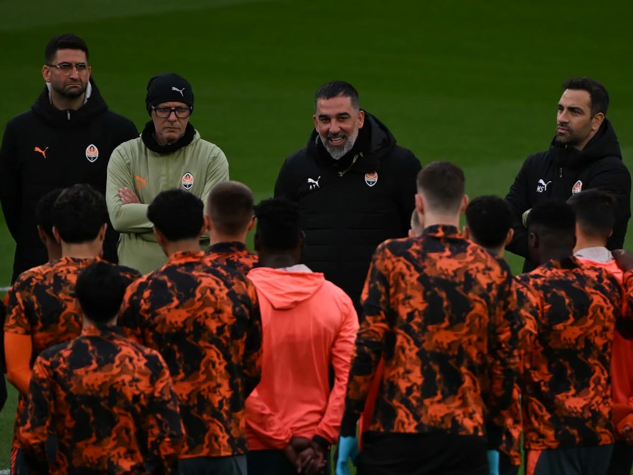 Arda Turan'ın Shakhtar'ı maçlarını Londra'ya taşıyor