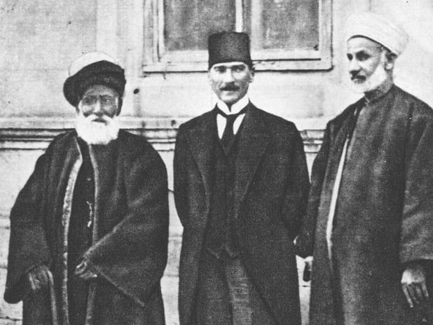 Tarihte Bugün: Mustafa Kemal askerlikten istifa etti