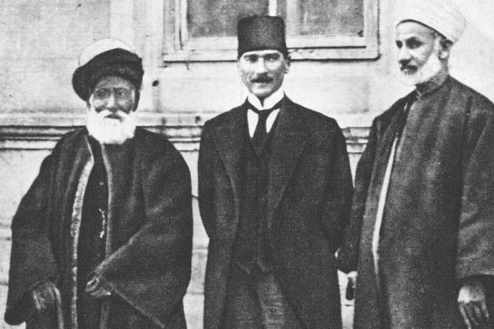Tarihte Bugün: Mustafa Kemal askerlikten istifa etti