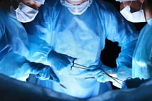 Kopan kulağını ayağında yaşattı: Çin'de tıp tarihine geçecek yeniden nakil operasyonu