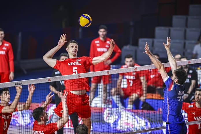 Milletler Ligi'nde ikinci perde kapandı: Fransa'ya mağlup olan milliler, Japonya yolcusu