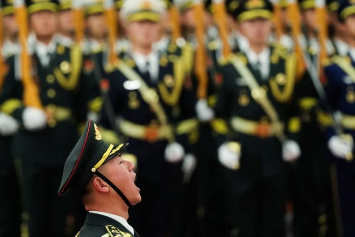 CIA Çin ordusunda görevli subaylara işbirliği çağrısı yaptı