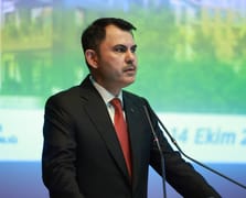 Bakan Murat Kurum, muhalefetin ‘Deprem konutları faizle satılacak’ iddialarını yalanladı