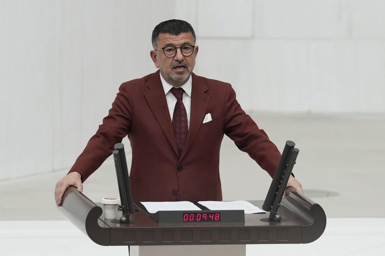 İzmir Büyükşehir Belediyesi soruşturmasında 2 gözaltı: Hür Ağbaba yakalandı