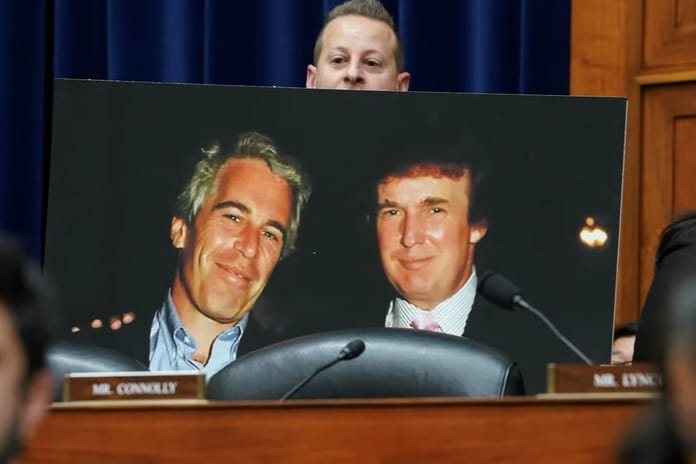 Epstein mağdurlarından Trump’a azil çağrısı: Bize yalan söyledi!