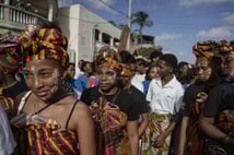 Toliara’da ritmin zaferi: Tsapiky festivali Madagaskar’ı ayağa kaldırdı